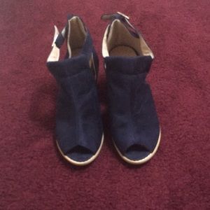 Suede blue open toe booties